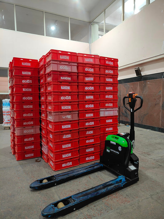 Best Electric Pallet Trucks in India (2025): Top Picks, Prices, and Why Sumachay Leads the Market