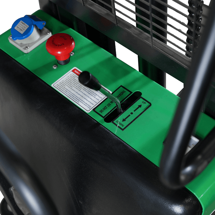 SSE20 Semi Electric Pallet Stacker - Sumachay LiftsElectric Pallet StackerSumachay Lifts